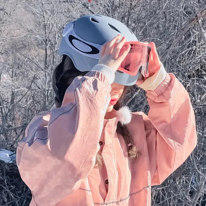 黑珍珠艾曼妞海报